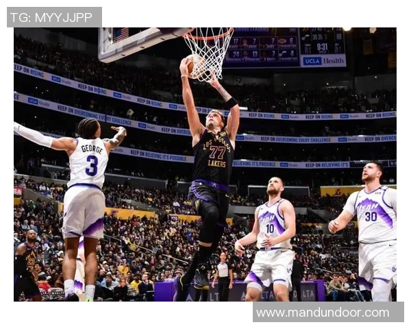 湖人对爵士精彩对决最新回放分析与赛后点评