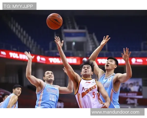 福建队与八一队常规赛激战正酣谁能在这场对决中笑到最后