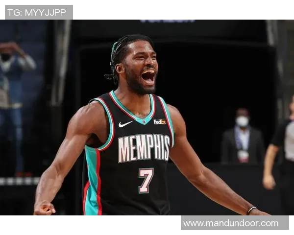 贾雷斯沃克的篮球之路：从新星崛起到NBA舞台的辉煌历程